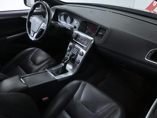 Volvo S60 II Рестайлинг с пробегом 2017 года, цена 1 630 000 рублей, 107743 км, седан, Автокод Объявления