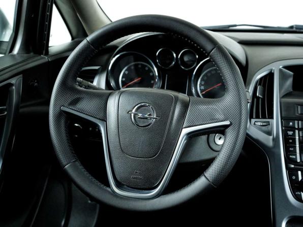 Opel Astra J Рестайлинг с пробегом 2013 года, цена 735 000 рублей, 154101 км, седан, Автокод Объявления