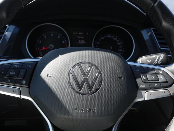 Volkswagen Tiguan II Рестайлинг с пробегом 2021 года, цена 2 660 000 рублей, 82818 км, внедорожник, Автокод Объявления
