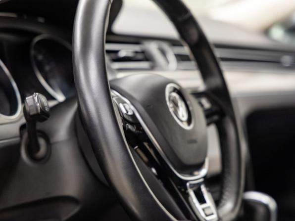 Volkswagen Passat B8 с пробегом 2018 года, цена 1 798 000 рублей, 138946 км, седан, Автокод Объявления