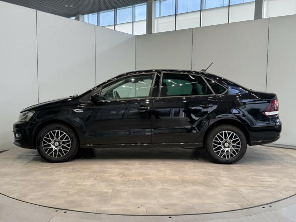 Volkswagen Polo V Рестайлинг с пробегом 2018 года, цена 1 105 000 рублей, 215425 км, седан, Автокод Объявления