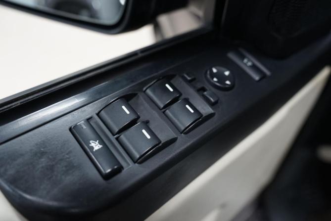 Land Rover Range Rover III Рестайлинг 2 с пробегом 2011 года, цена 1 344 000 рублей, 315571 км, внедорожник, Автокод Объявления