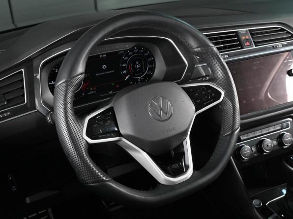 Volkswagen Tiguan II с пробегом 2018 года, цена 2 719 000 рублей, 189452 км, внедорожник, Автокод Объявления