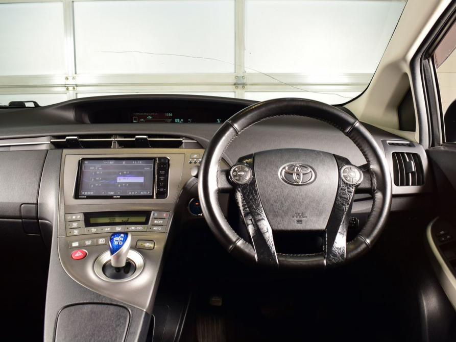 Toyota Prius III Рестайлинг (XW30) Кемерово  - изображение 11