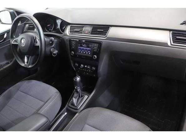 Skoda Rapid I с пробегом 2016 года, цена 998 000 рублей, 132110 км, лифтбек, Автокод Объявления