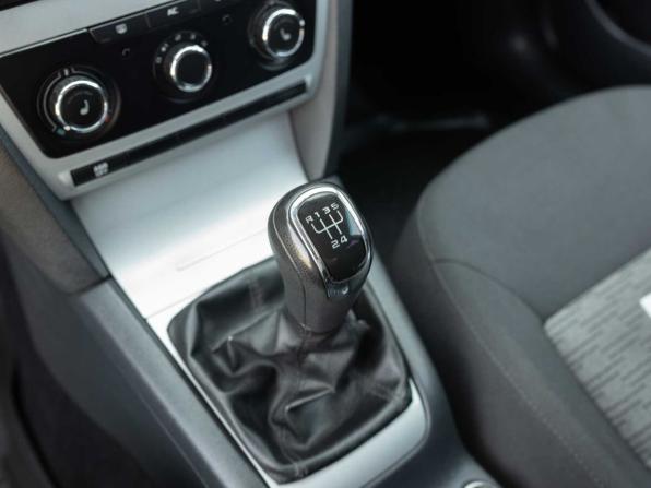 Skoda Octavia II (A5) Рестайлинг с пробегом 2012 года, цена 750 000 рублей, 220077 км, лифтбек, Автокод Объявления