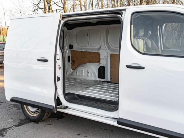 Peugeot Expert III с пробегом 2021 года, цена 2 200 000 рублей, 137302 км, минивэн, Автокод Объявления