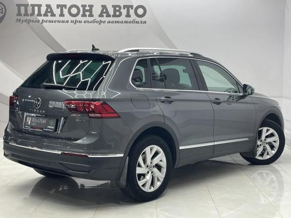Volkswagen Tiguan II Рестайлинг с пробегом 2021 года, цена 3 400 000 рублей, 42121 км, внедорожник, Автокод Объявления