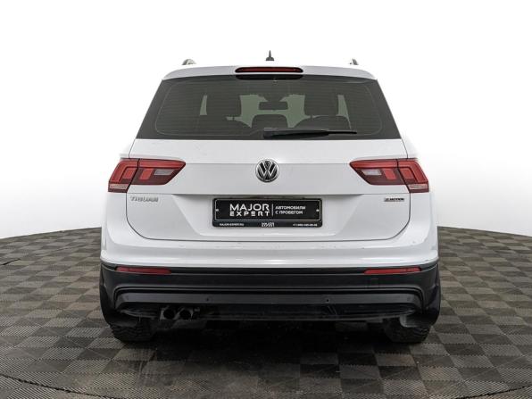 Volkswagen Tiguan II с пробегом 2020 года, цена 2 700 000 рублей, 111039 км, внедорожник, Автокод Объявления