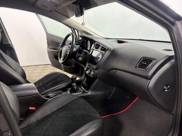 Kia Ceed II Рестайлинг с пробегом 2015 года, цена 1 380 000 рублей, 90429 км, хэтчбек, Автокод Объявления