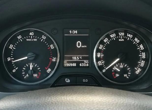 Skoda Rapid I с пробегом 2015 года, цена 1 029 000 рублей, 196948 км, лифтбек, Автокод Объявления