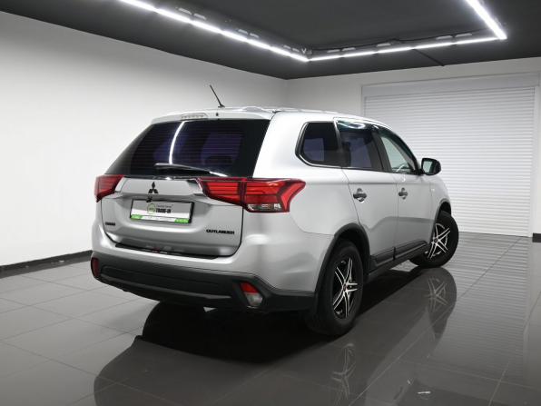 Mitsubishi Outlander III Рестайлинг 2 с пробегом 2015 года, цена 1 395 000 рублей, 249303 км, внедорожник, Автокод Объявления