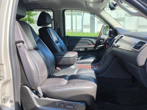 Cadillac Escalade III с пробегом 2010 года, цена 1 800 000 рублей, 168500 км, внедорожник, Автокод Объявления