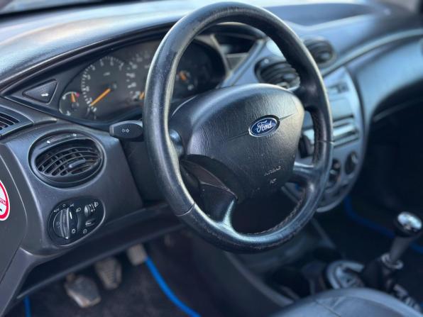 Ford Focus I Рестайлинг с пробегом 2002 года, цена 333 000 рублей, 309925 км, седан, Автокод Объявления