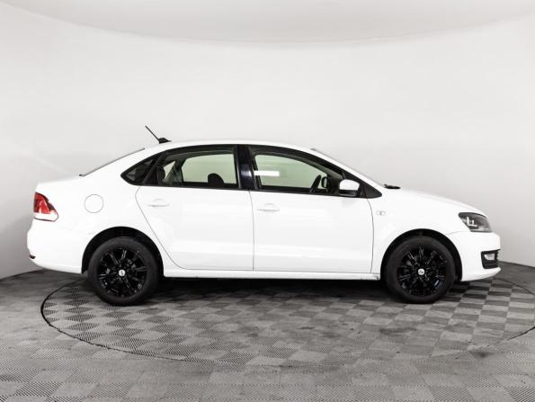 Volkswagen Polo V Рестайлинг с пробегом 2017 года, цена 929 000 рублей, 174140 км, седан, Автокод Объявления