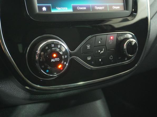 Renault Kaptur I с пробегом 2018 года, цена 1 152 000 рублей, 141754 км, внедорожник, Автокод Объявления