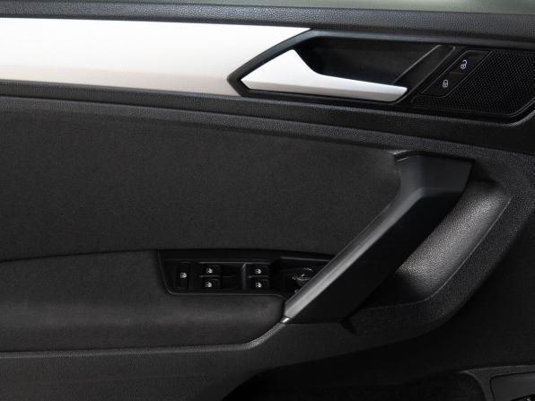 Volkswagen Tiguan II с пробегом 2020 года, цена 2 995 000 рублей, 53500 км, внедорожник, Автокод Объявления
