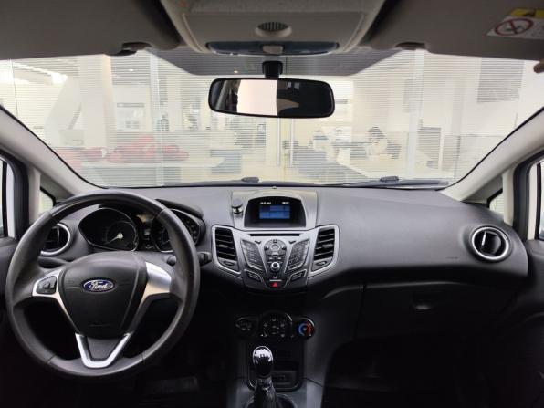 Ford Fiesta Mk6 Рестайлинг с пробегом 2015 года, цена 580 000 рублей, 195180 км, седан, Автокод Объявления