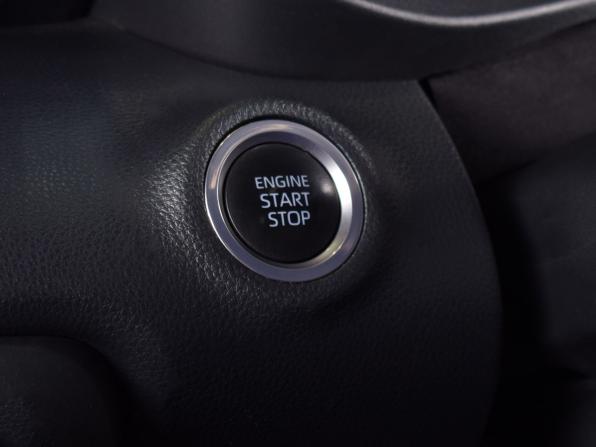 Toyota Yaris IV с пробегом 2021 года, цена 1 435 995 рублей, 97015 км, хэтчбек, Автокод Объявления