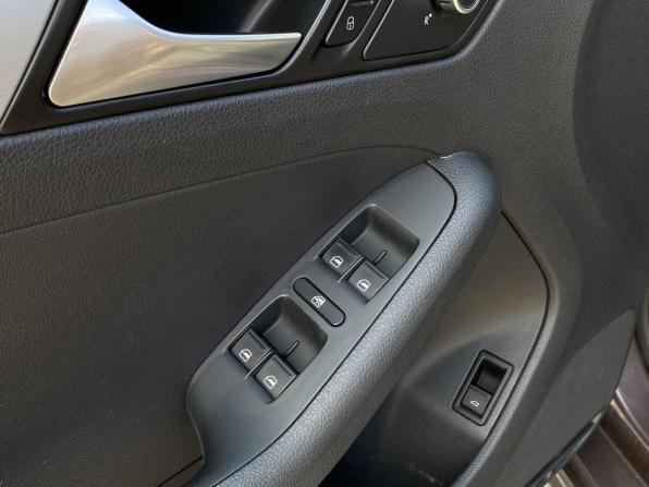Volkswagen Jetta VI Рестайлинг с пробегом 2018 года, цена 1 349 000 рублей, 193475 км, седан, Автокод Объявления