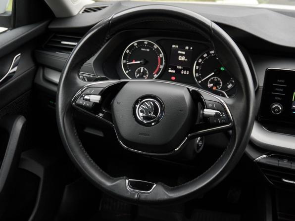 Skoda Octavia IV (A8) с пробегом 2021 года, цена 2 523 000 рублей, 86228 км, лифтбек, Автокод Объявления