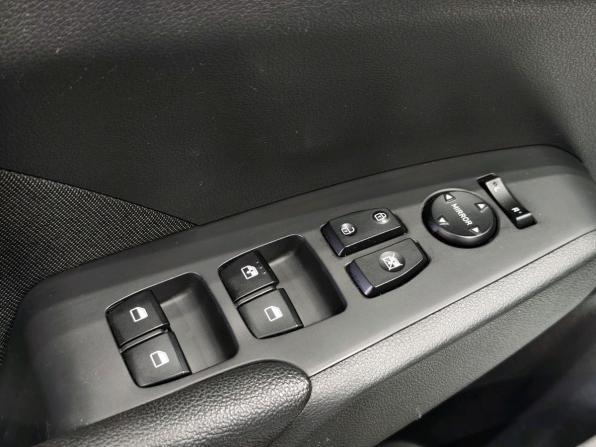 Hyundai Solaris II с пробегом 2018 года, цена 1 330 000 рублей, 127448 км, седан, Автокод Объявления