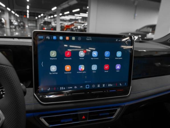 Volkswagen Tiguan III (China Market) с пробегом 2026 года, цена 5 300 000 рублей, 50 км, внедорожник, Автокод Объявления