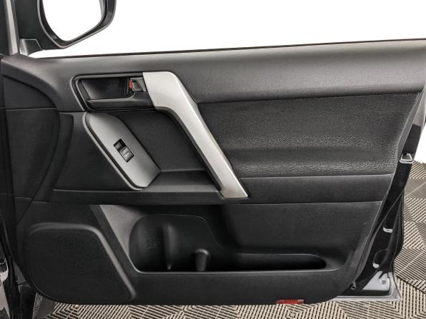 Toyota Land Cruiser Prado 150 Series Рестайлинг 2 с пробегом 2019 года, цена 5 250 000 рублей, 70277 км, внедорожник, Автокод Объявления