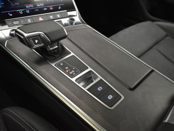 Audi A6 V (C8) Рестайлинг с пробегом 2024 года, цена 6 890 000 рублей, 32800 км, седан, Автокод Объявления