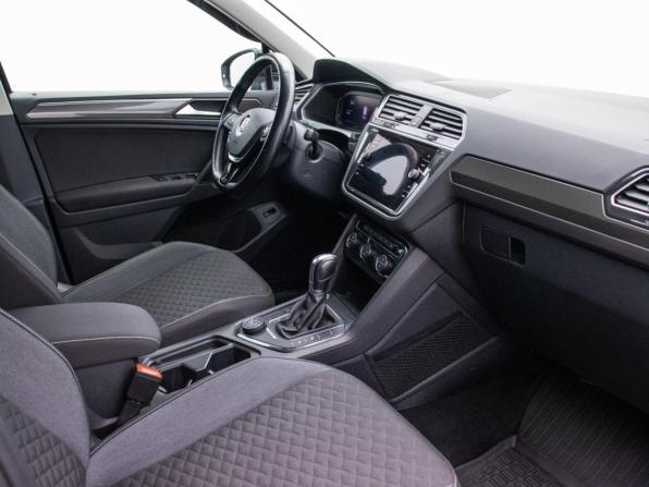 Volkswagen Tiguan II с пробегом 2018 года, цена 2 451 000 рублей, 127000 км, внедорожник, Автокод Объявления