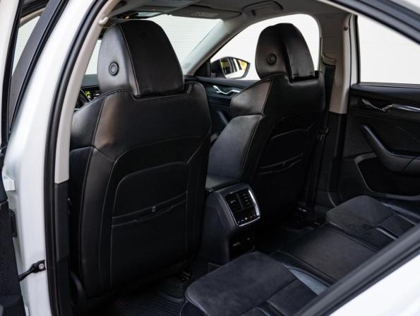 Skoda Octavia IV (A8) с пробегом 2020 года, цена 2 226 000 рублей, 210212 км, лифтбек, Автокод Объявления