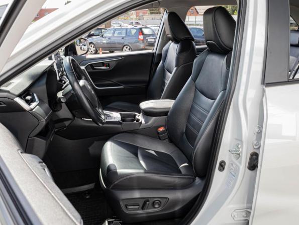 Toyota RAV4 V (XA50) с пробегом 2020 года, цена 3 095 000 рублей, 101771 км, внедорожник, Автокод Объявления