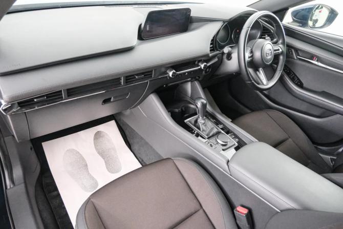 Mazda 3 IV (BP) с пробегом 2021 года, цена 2 069 000 рублей, 13250 км, хэтчбек, Автокод Объявления