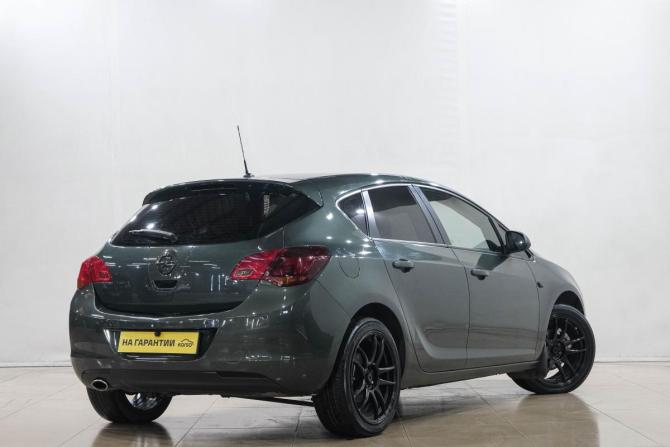 Opel Astra J Рестайлинг с пробегом 2011 года, цена 849 000 рублей, 200000 км, хэтчбек, Автокод Объявления