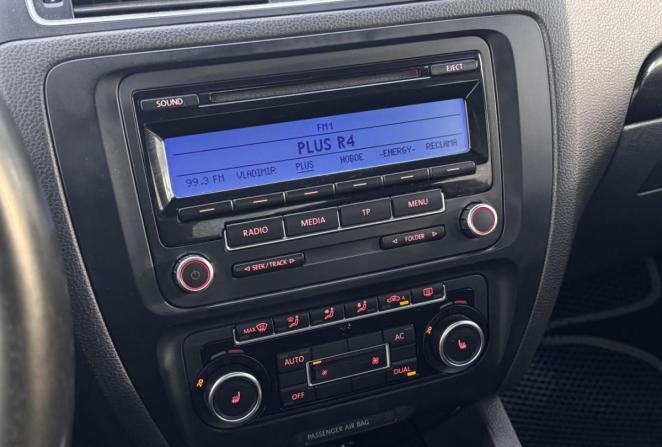 Volkswagen Jetta VI с пробегом 2011 года, цена 690 000 рублей, 239649 км, седан, Автокод Объявления