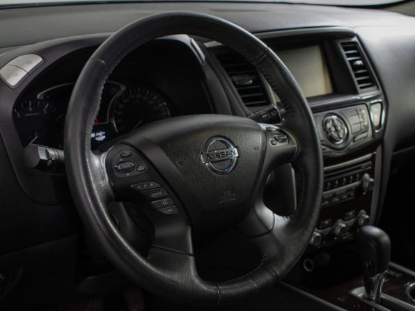 Nissan Pathfinder IV с пробегом 2016 года, цена 1 995 000 рублей, 98000 км, внедорожник, Автокод Объявления