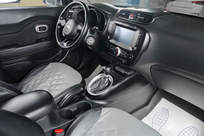 Kia Soul II Рестайлинг с пробегом 2017 года, цена 899 000 рублей, 340000 км, хэтчбек, Автокод Объявления