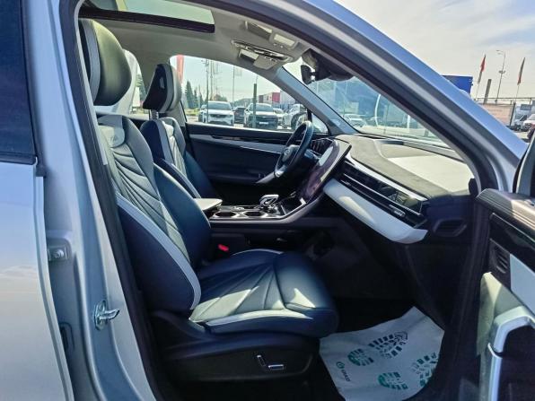 Geely Atlas II с пробегом 2023 года, цена 2 310 000 рублей, 45892 км, внедорожник, Автокод Объявления