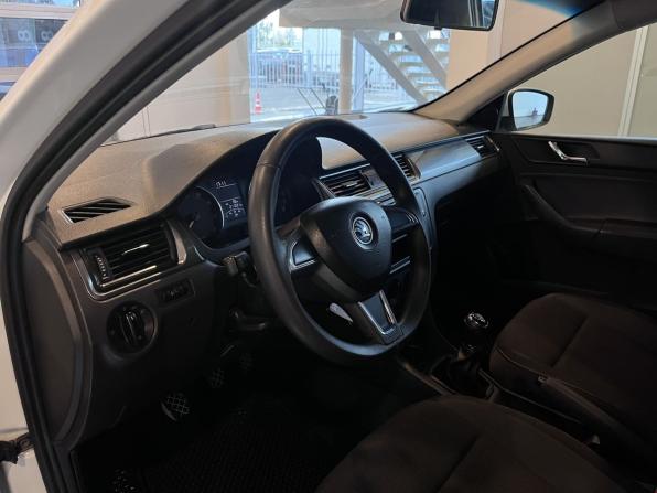 Skoda Rapid I с пробегом 2014 года, цена 495 000 рублей, 211030 км, лифтбек, Автокод Объявления