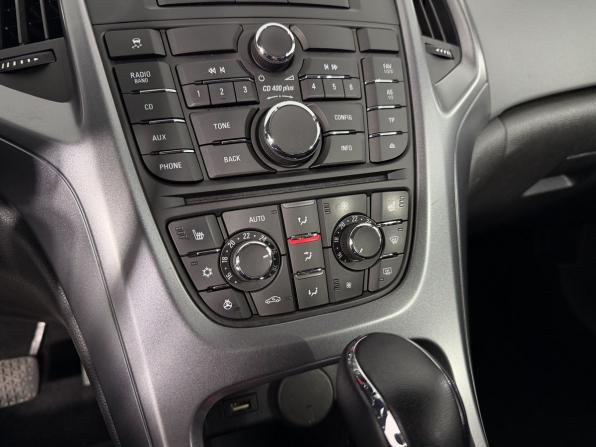 Opel Astra J Рестайлинг с пробегом 2014 года, цена 940 000 рублей, 96514 км, хэтчбек, Автокод Объявления