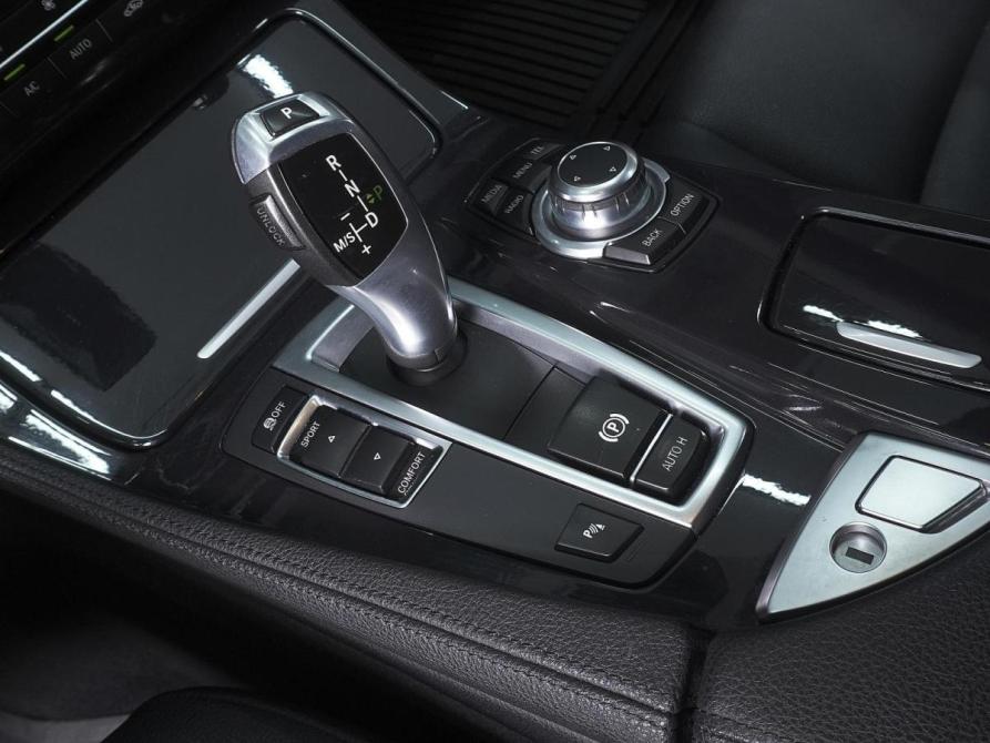 BMW 5 серии VI (F10/F11/F07) Рестайлинг Ростов-на-Дону  - изображение 12