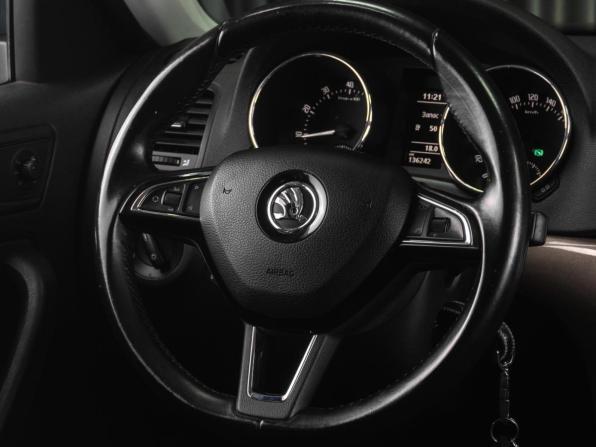 Skoda Yeti I Рестайлинг с пробегом 2015 года, цена 1 595 000 рублей, 136242 км, внедорожник, Автокод Объявления