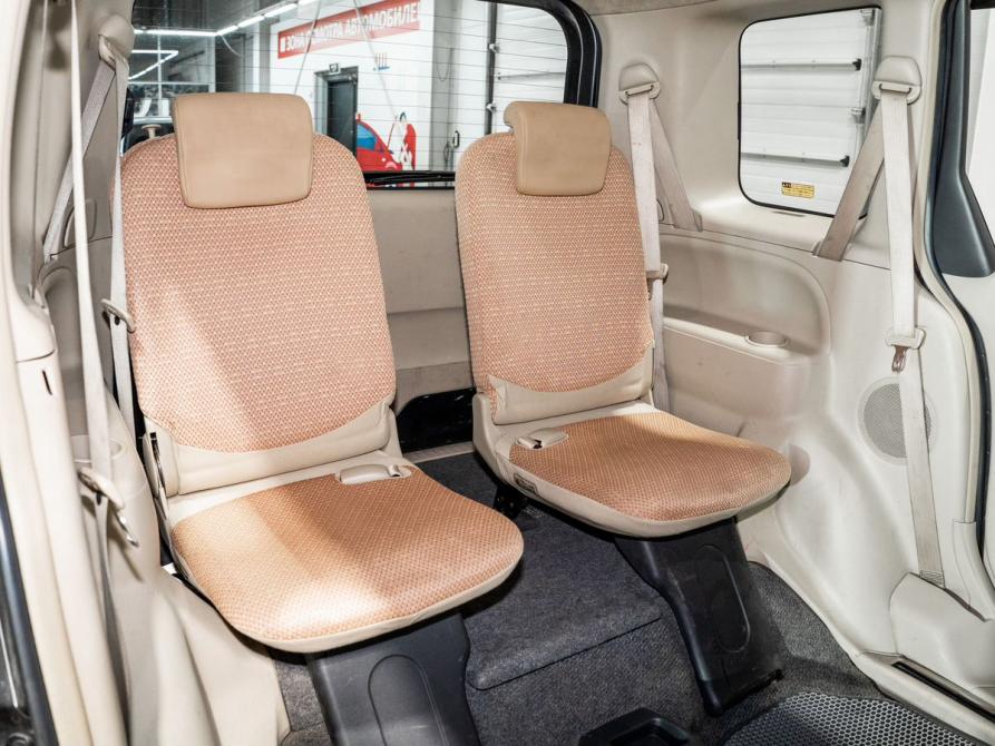 Toyota Sienta I Рестайлинг 2 Чита  - изображение 5