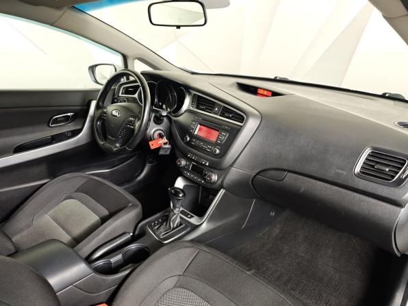 Kia Ceed II Рестайлинг с пробегом 2016 года, цена 1 165 000 рублей, 117396 км, хэтчбек, Автокод Объявления