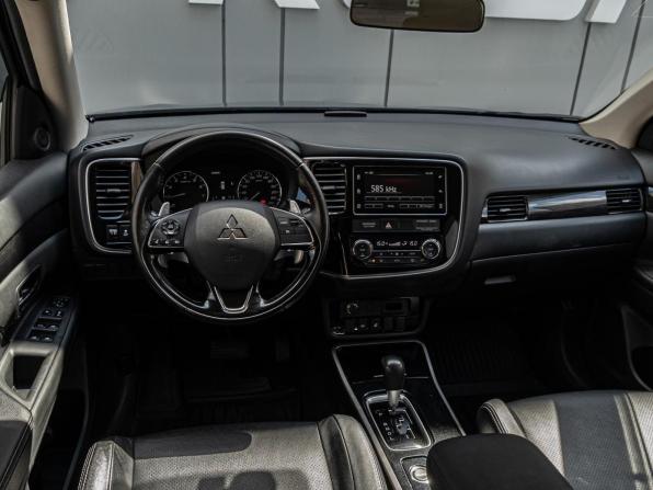 Mitsubishi Outlander III Рестайлинг 2 с пробегом 2018 года, цена 1 979 000 рублей, 172921 км, внедорожник, Автокод Объявления