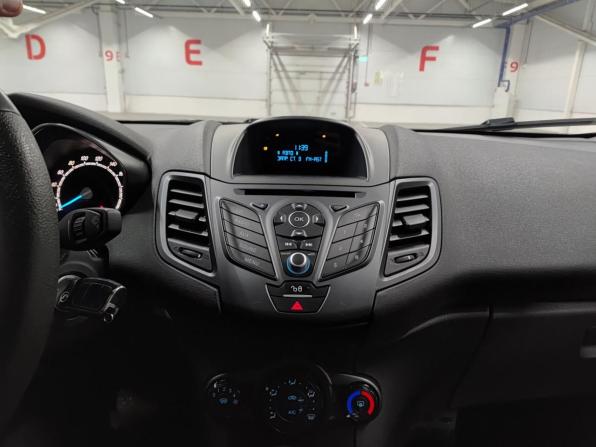 Ford Fiesta Mk6 Рестайлинг с пробегом 2016 года, цена 820 000 рублей, 81339 км, седан, Автокод Объявления