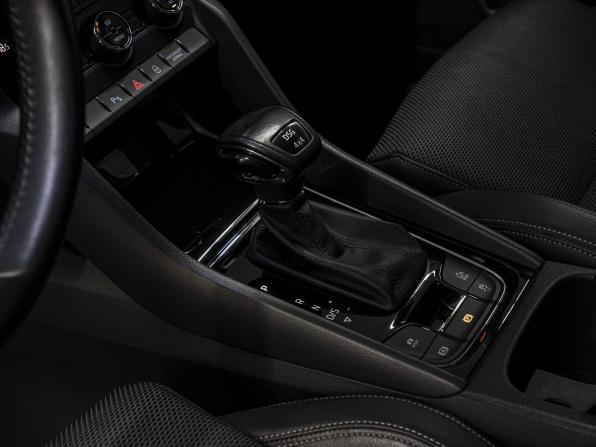 Skoda Karoq I с пробегом 2022 года, цена 2 690 000 рублей, 56079 км, внедорожник, Автокод Объявления