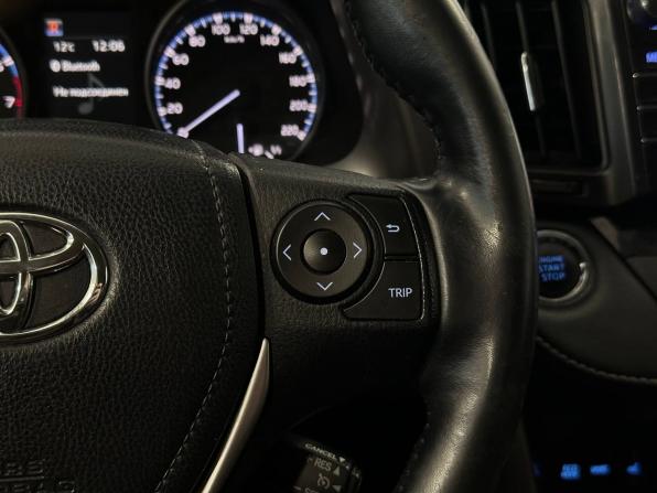 Toyota RAV4 IV (XA40) Рестайлинг с пробегом 2017 года, цена 2 177 000 рублей, 114011 км, внедорожник, Автокод Объявления