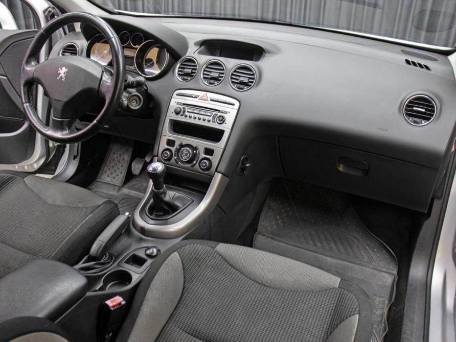 Peugeot 308 I Москва  - изображение 11