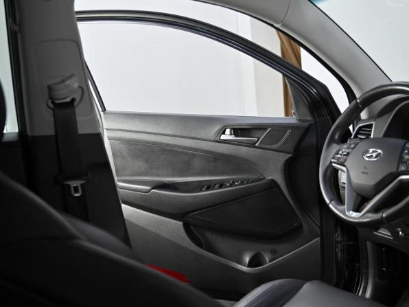 Hyundai Tucson III Рестайлинг с пробегом 2018 года, цена 1 699 000 рублей, 135000 км, внедорожник, Автокод Объявления